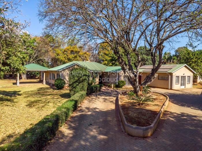 6 Bedroom House to Rent in Mount Pleasant, Harare