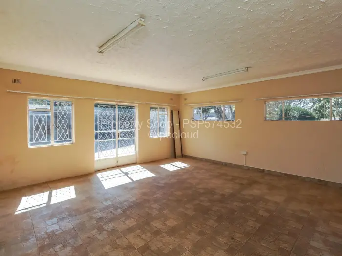 6 Bedroom House to Rent in Mount Pleasant