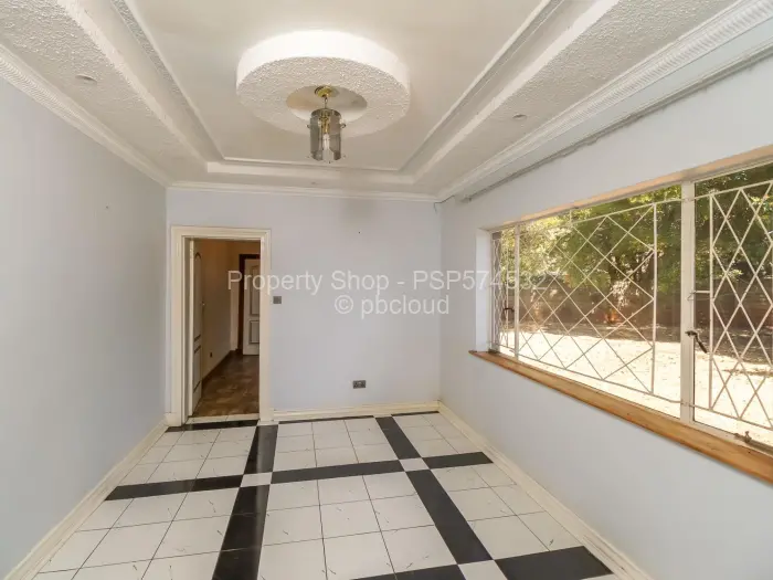 6 Bedroom House to Rent in Mount Pleasant