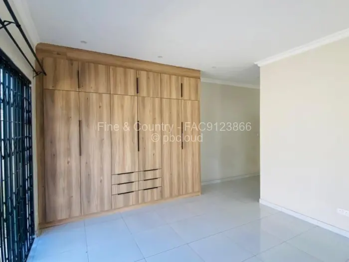 Townhouse/Complex/Cluster to Rent in Greendale