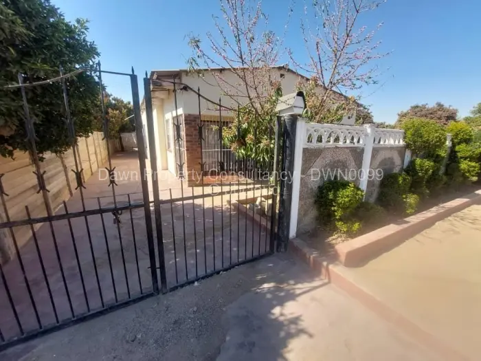 4 Bedroom House for Sale in Nkulumane, Bulawayo