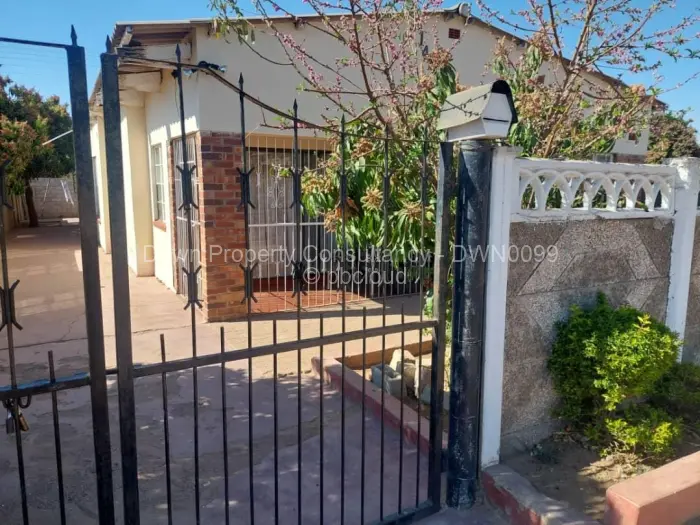 4 Bedroom House for Sale in Nkulumane, Bulawayo