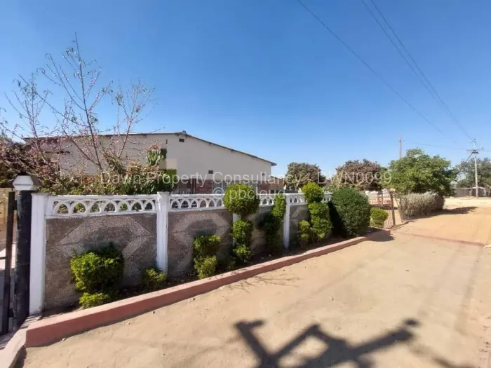 4 Bedroom House for Sale in Nkulumane, Bulawayo