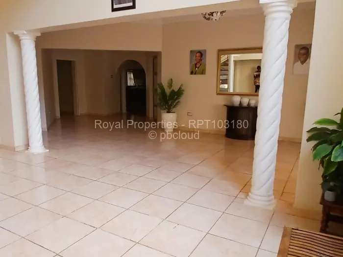 7 Bedroom House to Rent in Glen Forest