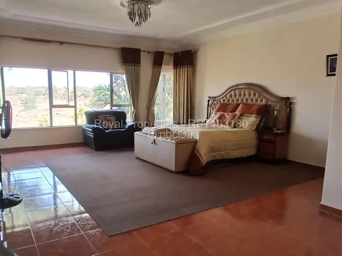 7 Bedroom House to Rent in Glen Forest
