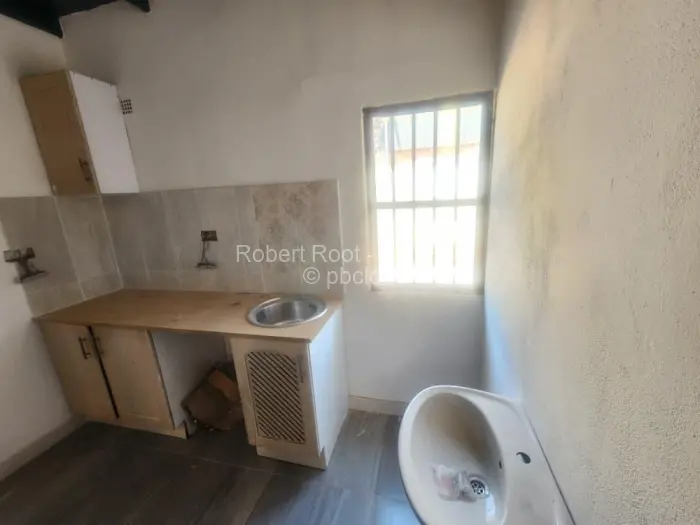 Warehouse/Industrial to Rent in Sunway City, Harare