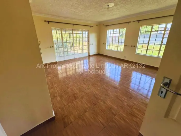 5 Bedroom House to Rent in Chadcombe