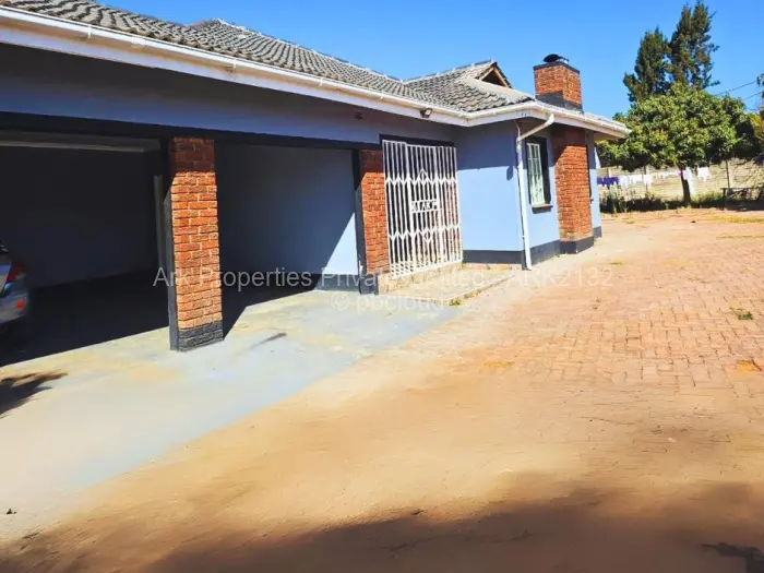 5 Bedroom House to Rent in Chadcombe