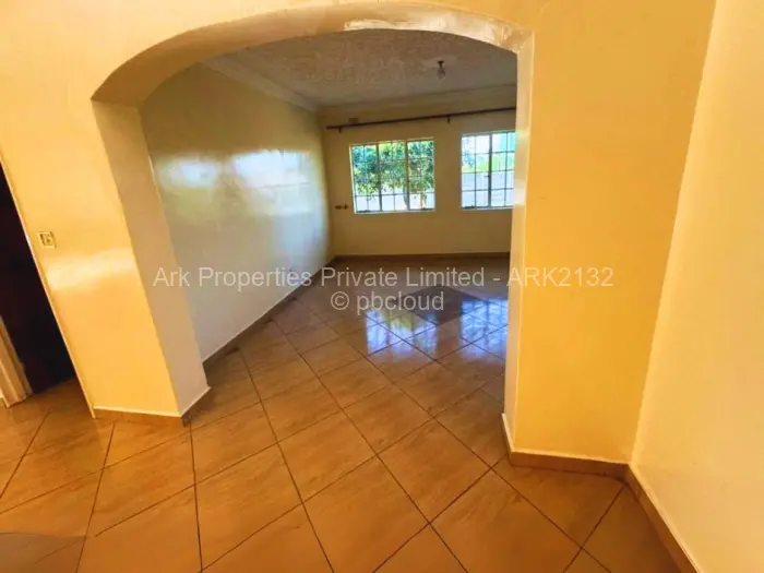 5 Bedroom House to Rent in Chadcombe