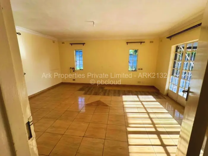 5 Bedroom House to Rent in Chadcombe