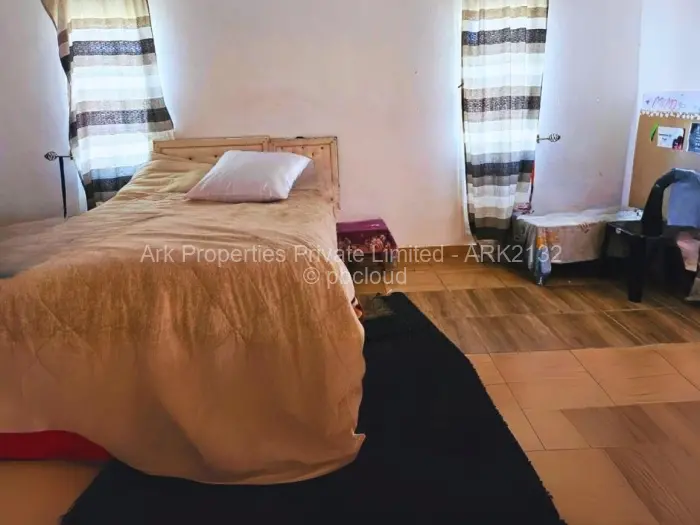 5 Bedroom House to Rent in Chadcombe