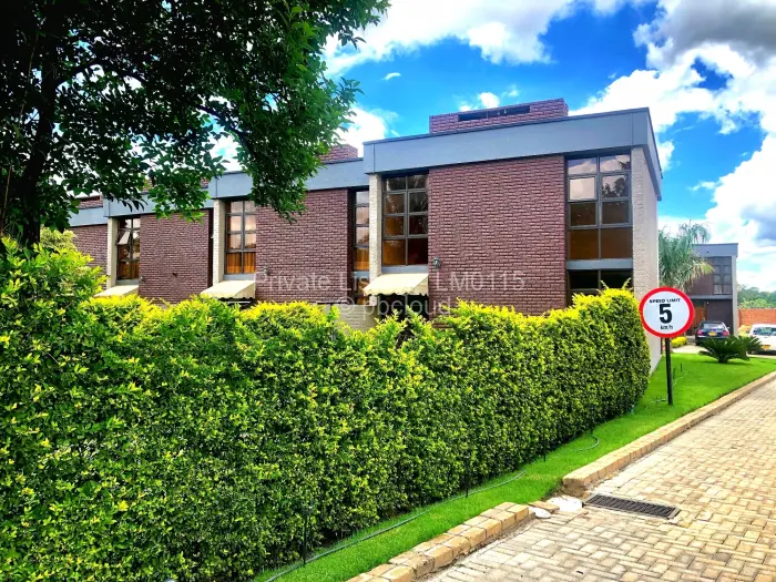 Townhouse/Complex/Cluster to Rent in Strathaven, Harare