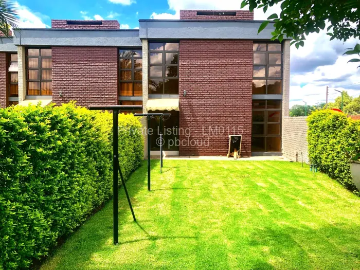 Townhouse/Complex/Cluster to Rent in Strathaven, Harare