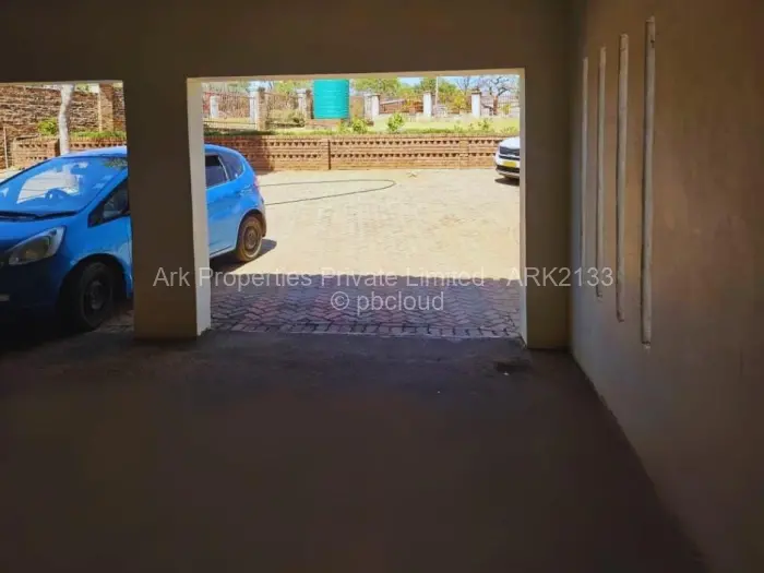 5 Bedroom House to Rent in Shawasha Hills, Harare