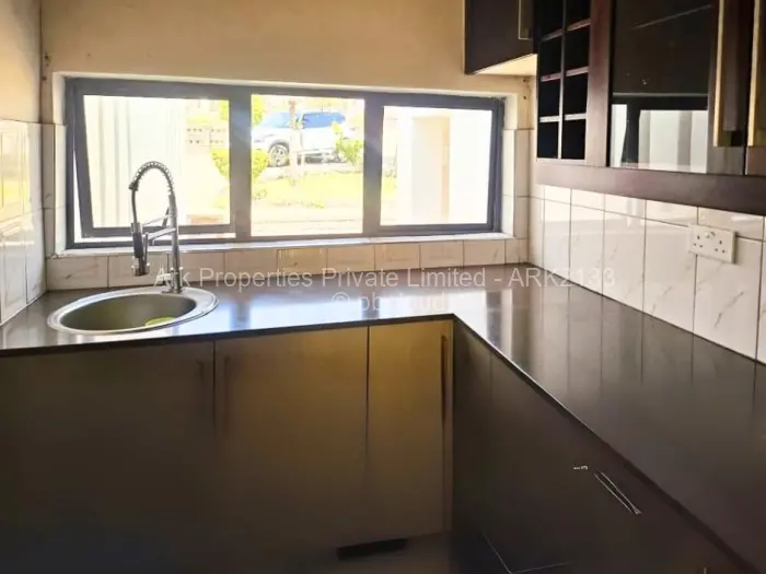 5 Bedroom House to Rent in Shawasha Hills, Harare