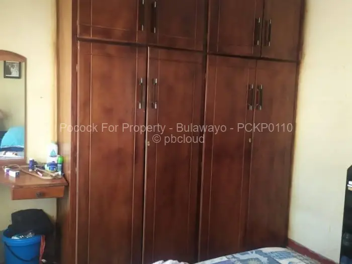 3 Bedroom House for Sale in Gwabalanda, Bulawayo