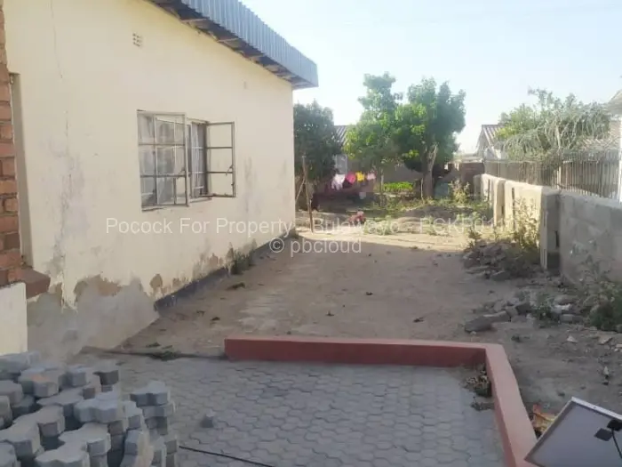 3 Bedroom House for Sale in Gwabalanda, Bulawayo