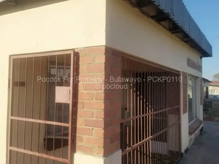 3 Bedroom House for Sale in Gwabalanda, Bulawayo