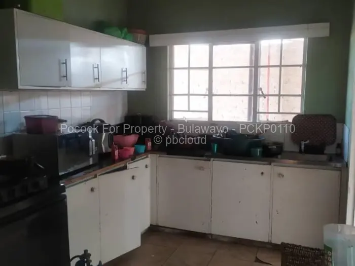 3 Bedroom House for Sale in Gwabalanda, Bulawayo