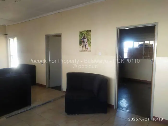 3 Bedroom House for Sale in Gwabalanda, Bulawayo