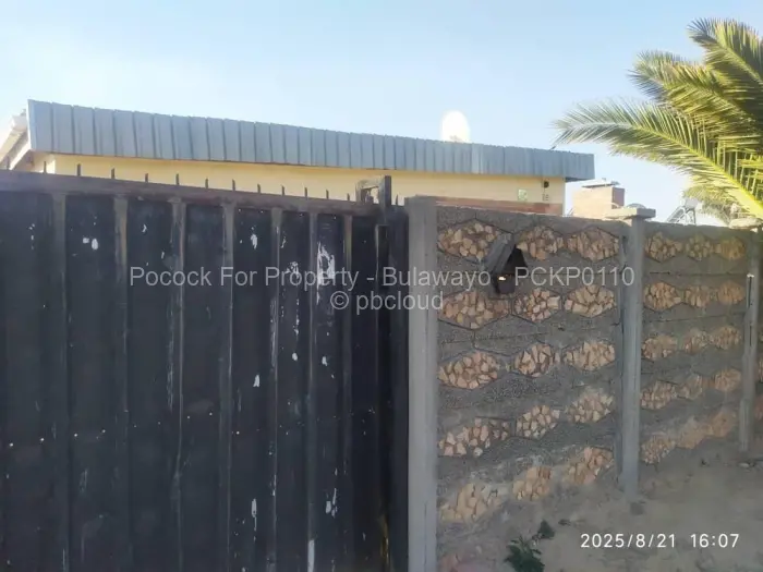 3 Bedroom House for Sale in Gwabalanda, Bulawayo