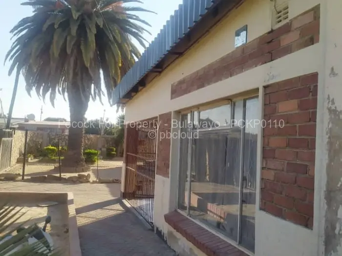 3 Bedroom House for Sale in Gwabalanda, Bulawayo