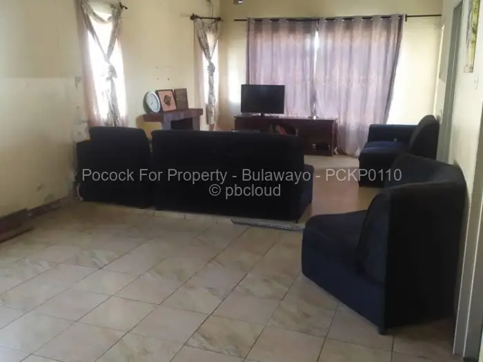 3 Bedroom House for Sale in Gwabalanda, Bulawayo