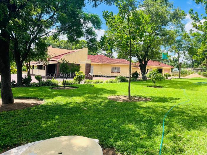 Room to Rent in Waterfalls, Harare