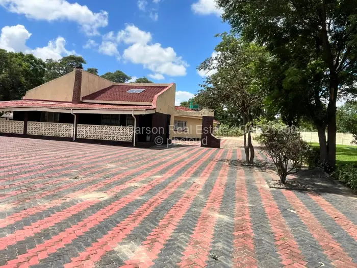 Room to Rent in Waterfalls, Harare