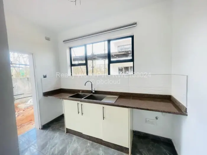 Flat/Apartment to Rent in Carrick Creagh Estate