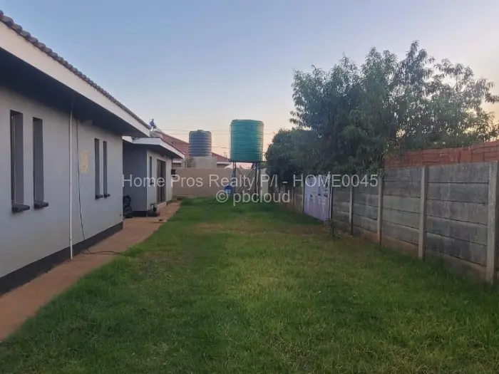 3 Bedroom House to Rent in Ashdown Park
