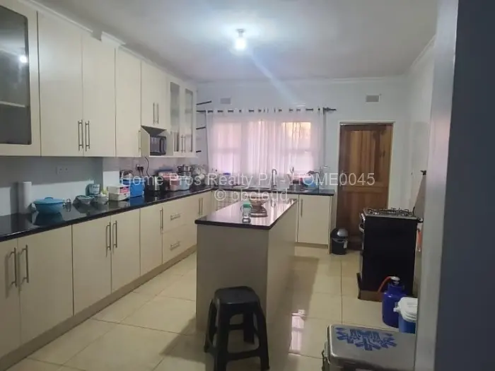 3 Bedroom House to Rent in Ashdown Park
