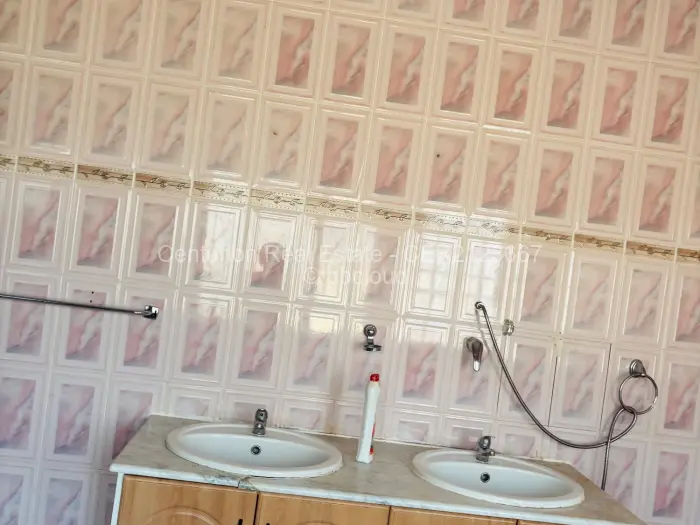 Warehouse/Industrial to Rent in Chisipite, Harare