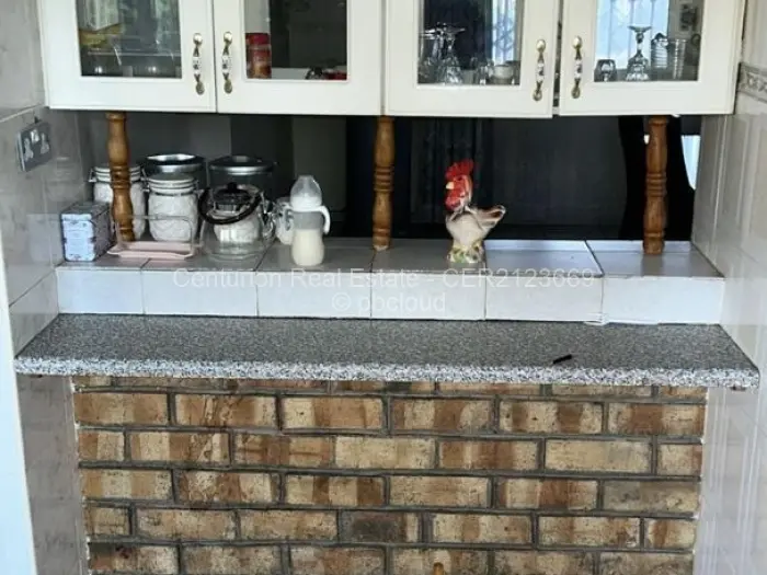 7 Bedroom House for Sale in Matsheumhlope, Bulawayo