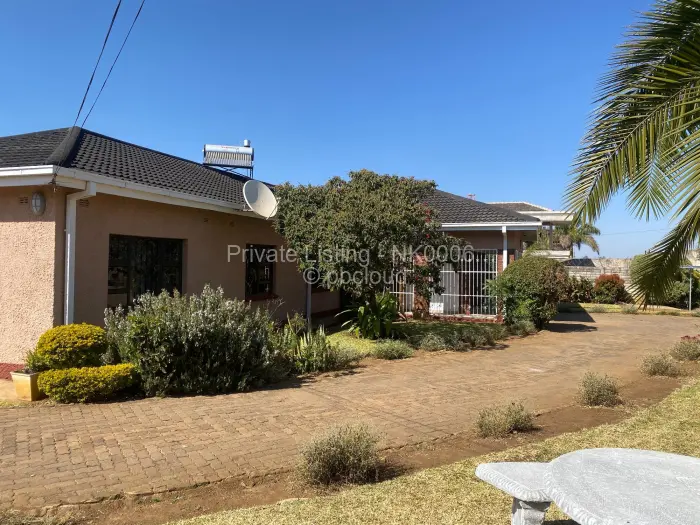 4 Bedroom House to Rent in Borrowdale West