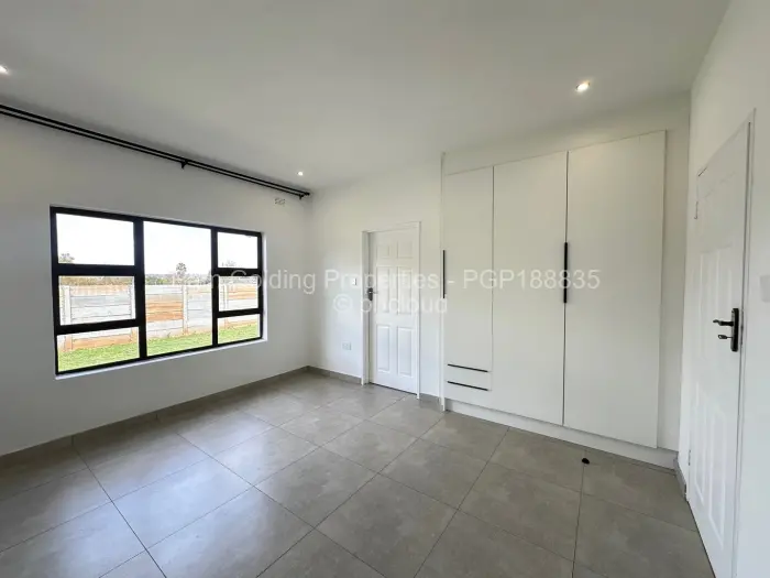 6 Bedroom House to Rent in Kambanji, Harare