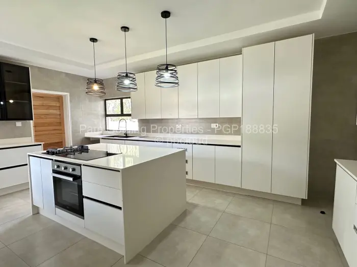6 Bedroom House to Rent in Kambanji, Harare