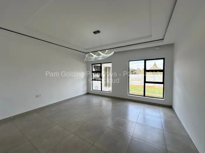 6 Bedroom House to Rent in Kambanji, Harare