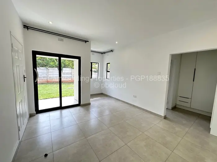6 Bedroom House to Rent in Kambanji, Harare