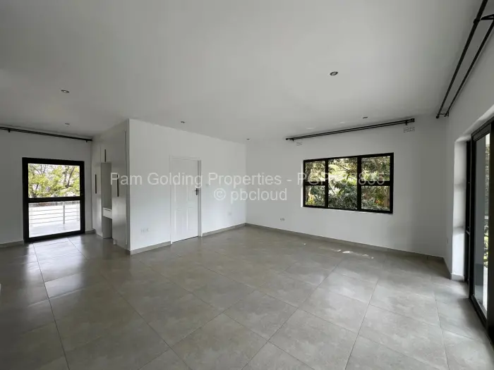 6 Bedroom House to Rent in Kambanji, Harare