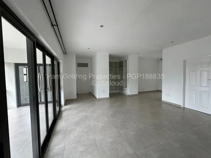 6 Bedroom House to Rent in Kambanji, Harare