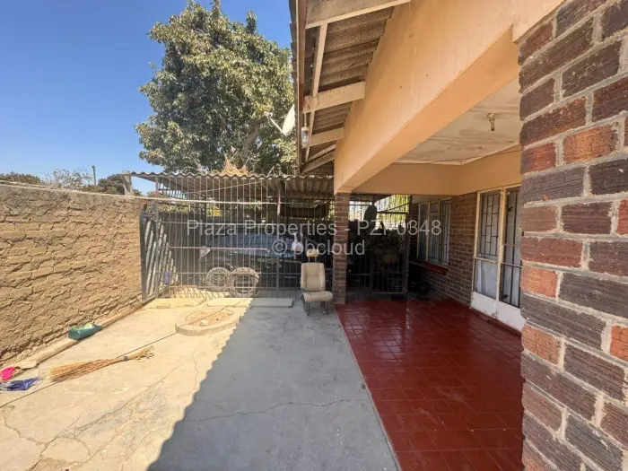 5 Bedroom House for Sale in Chitungwiza, Chitungwiza