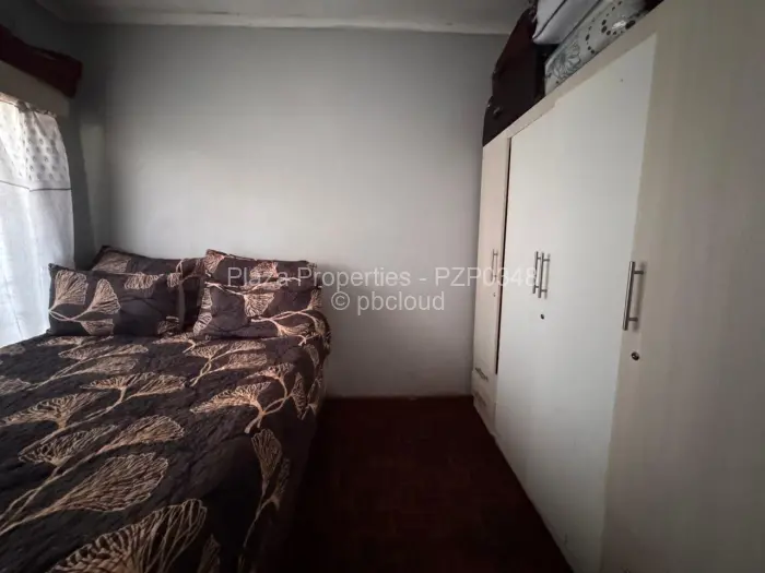 5 Bedroom House for Sale in Chitungwiza, Chitungwiza