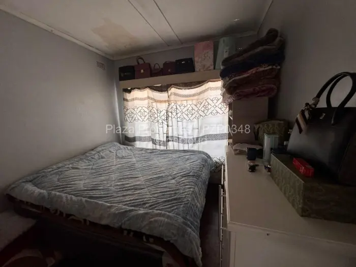5 Bedroom House for Sale in Chitungwiza, Chitungwiza