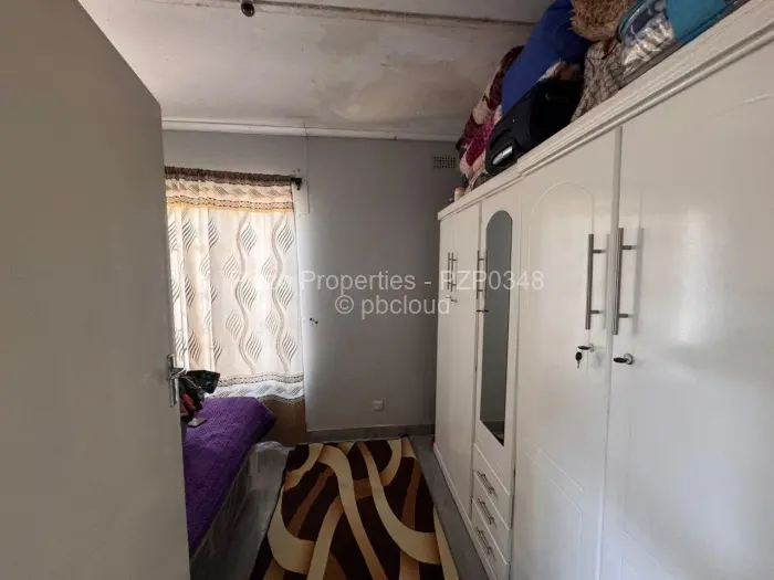 5 Bedroom House for Sale in Chitungwiza, Chitungwiza