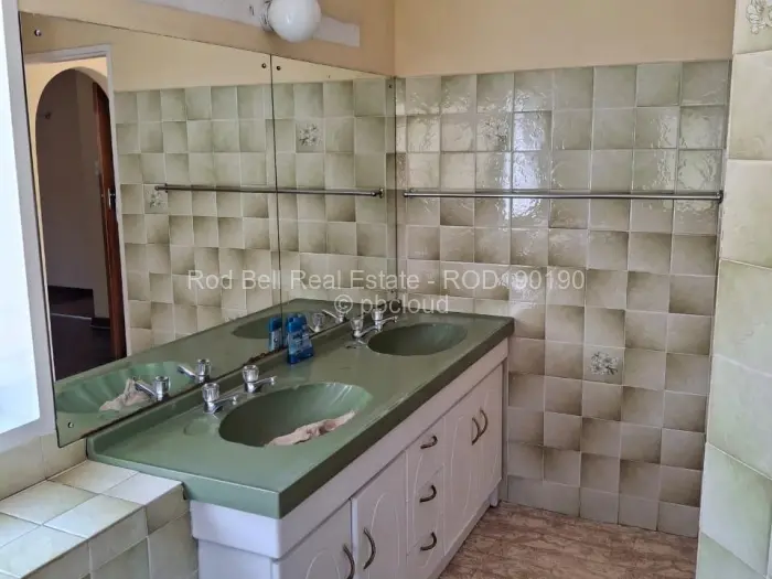 4 Bedroom House to Rent in Greendale