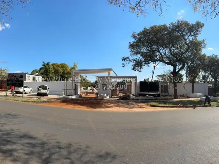 Townhouse/Cluster for Sale in Highlands, Harare