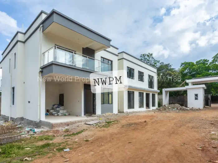 Townhouse/Cluster for Sale in Highlands, Harare