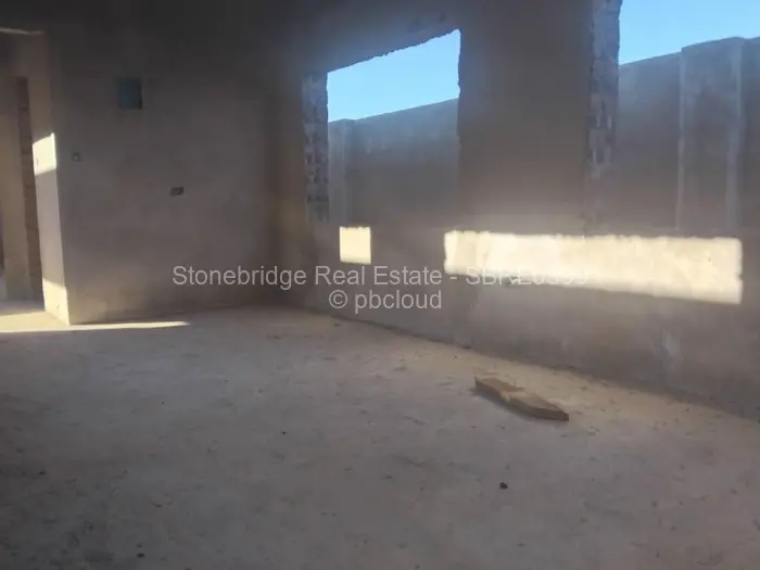 4 Bedroom House for Sale in Emhlangeni, Bulawayo