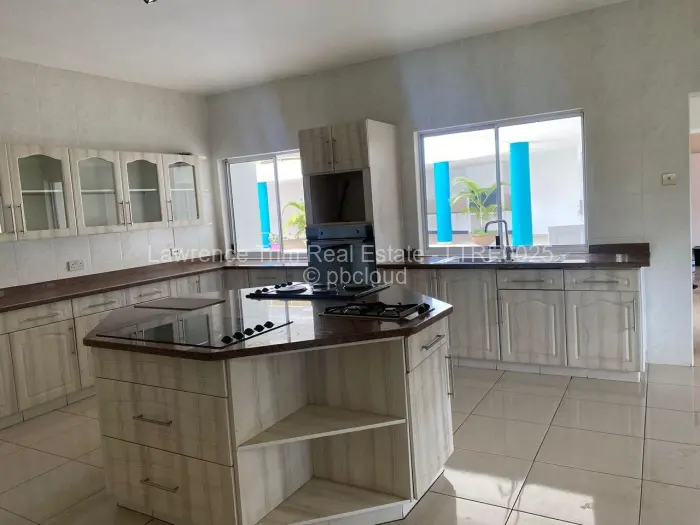 6 Bedroom House for Sale in Mount Pleasant, Harare